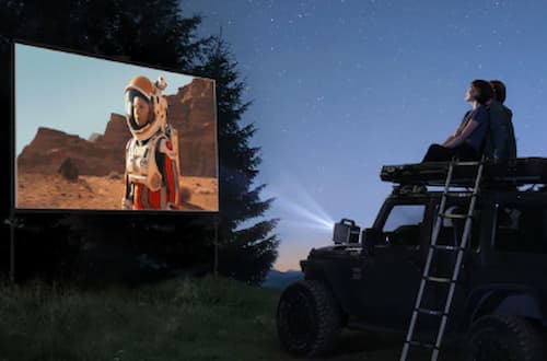 TV vs Projector for Gaming: A Comprehensive Showdown